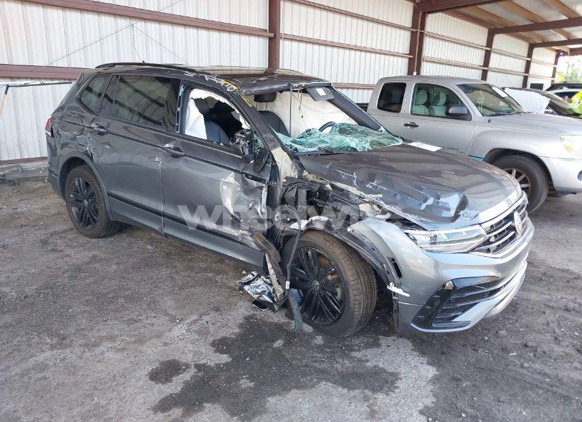 2022 Volkswagen Tiguan 2.0T SE R-LINE BLACK (VIN 3VVCB7AXXNM091425) main photo