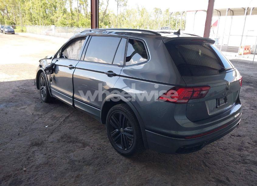 Photo 3 of 2022 Volkswagen Tiguan 2.0T SE R-LINE BLACK (VIN 3VVCB7AXXNM091425)