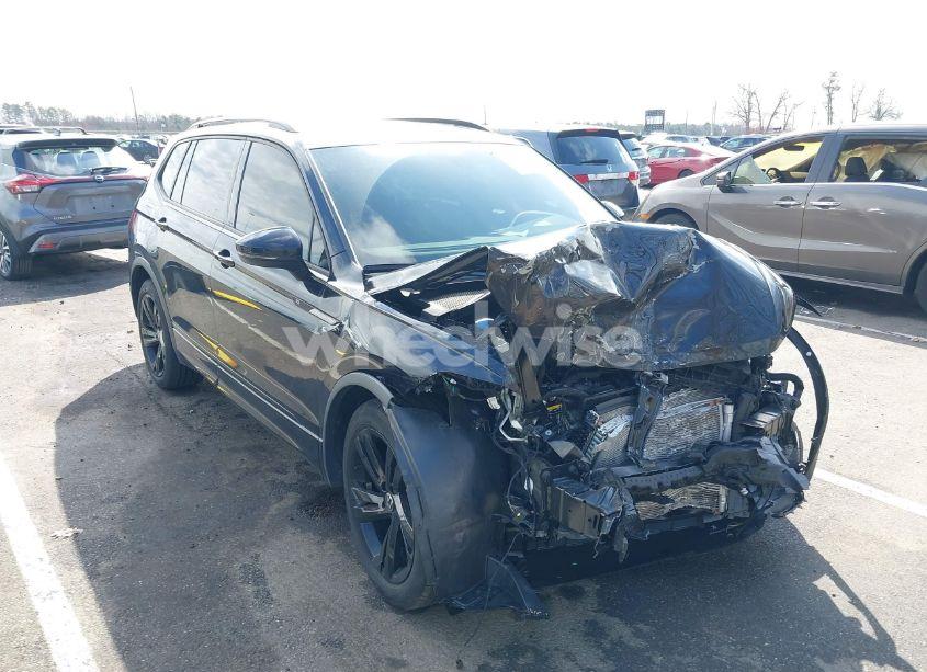 2023 Volkswagen Tiguan 2.0T SE R-LINE BLACK (VIN 3VVCB7AXXPM094621) main photo