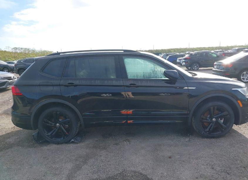 Photo 13 of 2023 Volkswagen Tiguan 2.0T SE R-LINE BLACK (VIN 3VVCB7AXXPM130601)