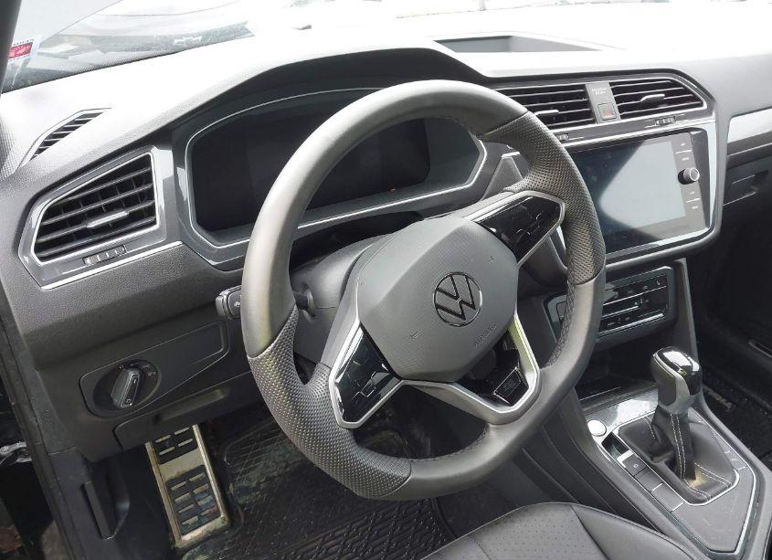 Photo 15 of 2023 Volkswagen Tiguan 2.0T SE R-LINE BLACK (VIN 3VVCB7AXXPM130601)