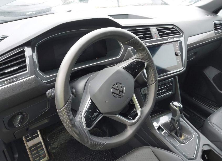 Photo 7 of 2023 Volkswagen Tiguan 2.0T SE R-LINE BLACK (VIN 3VVCB7AXXPM130601)