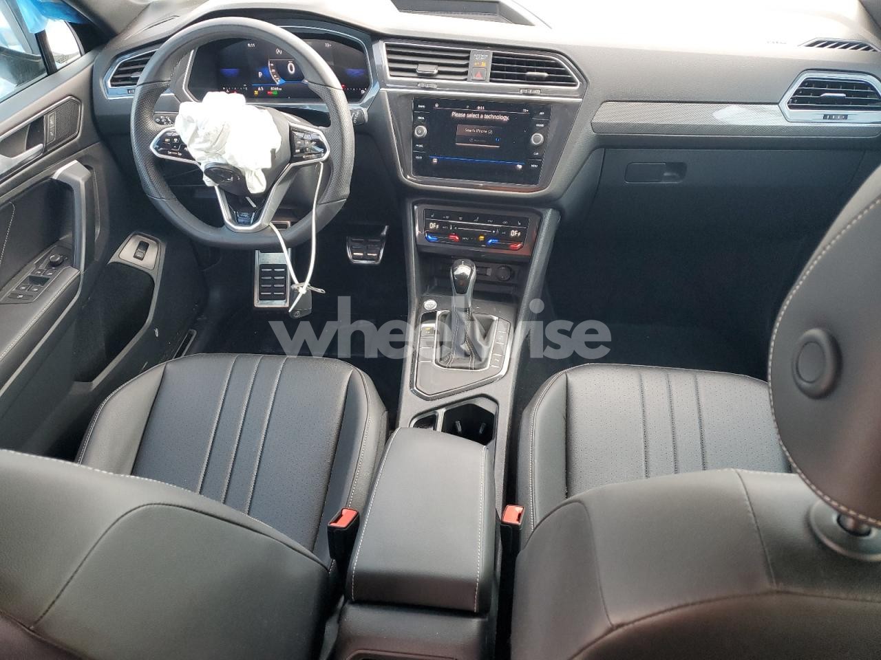 Photo 8 of 2024 VOLKSWAGEN TIGUAN SE R-LINE BLACK (VIN 3VVCB7AXXRM046734)