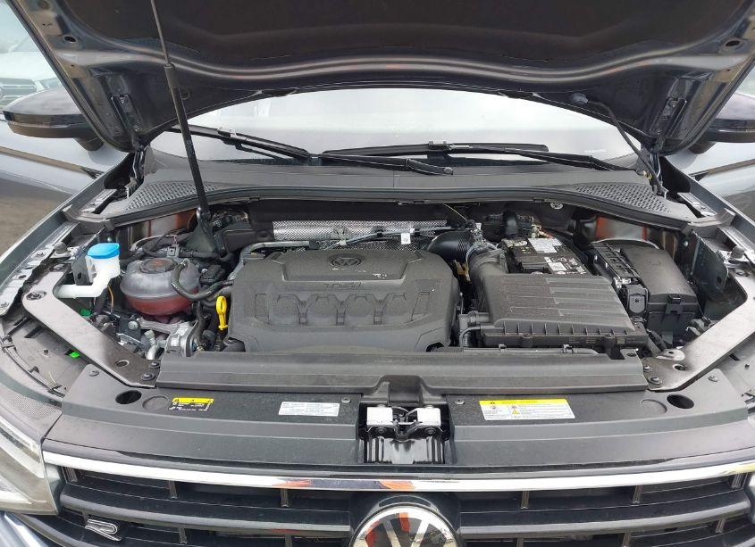 Photo 10 of 2024 Volkswagen Tiguan 2.0T SE R-LINE BLACK/SE BLACK (VIN 3VVCB7AXXRM110044)