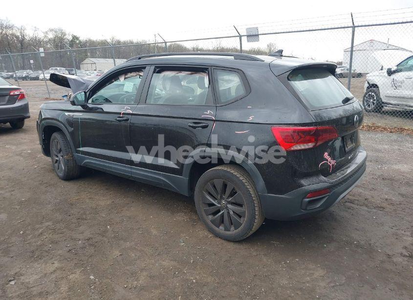 Photo 3 of 2022 Volkswagen Taos 1.5T S (VIN 3VVCX7B22NM000734)