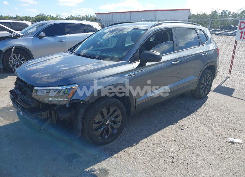 Photo 2 of 2022 Volkswagen Taos 1.5T S (VIN 3VVCX7B22NM028047)