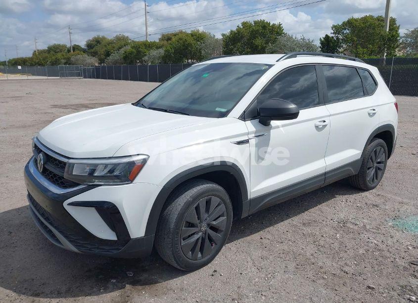 Photo 2 of 2022 Volkswagen Taos 1.5T S (VIN 3VVCX7B23NM000788)