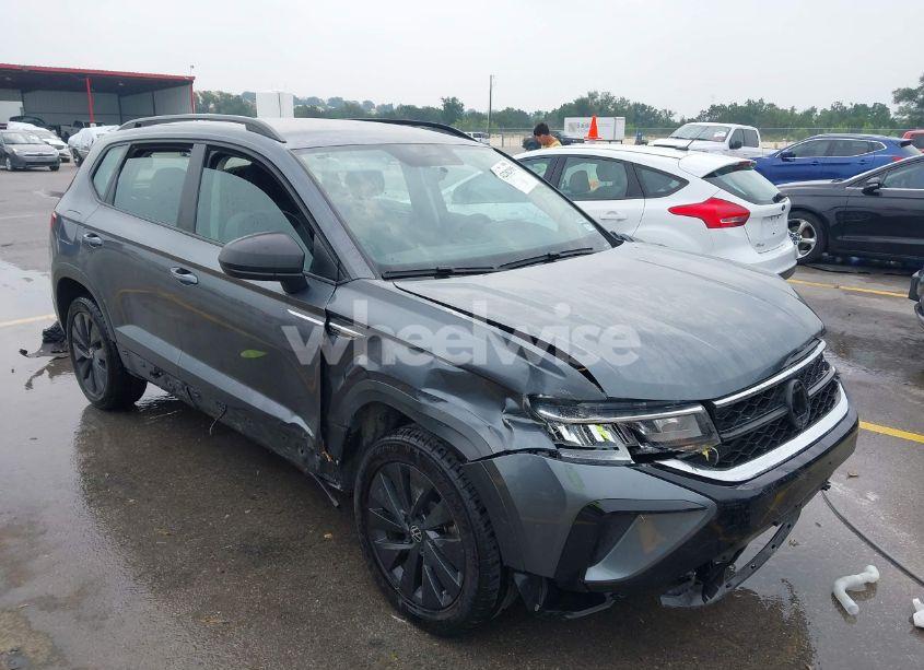 2022 Volkswagen Taos 1.5T S (VIN 3VVCX7B25NM051192) main photo