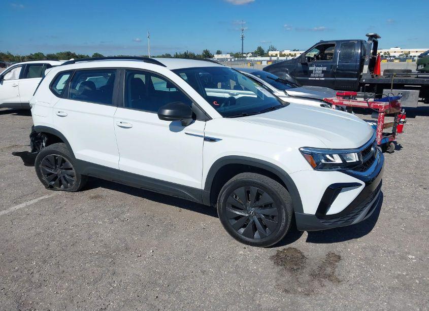 2022 Volkswagen Taos 1.5T S (VIN 3VVCX7B25NM078666) main photo