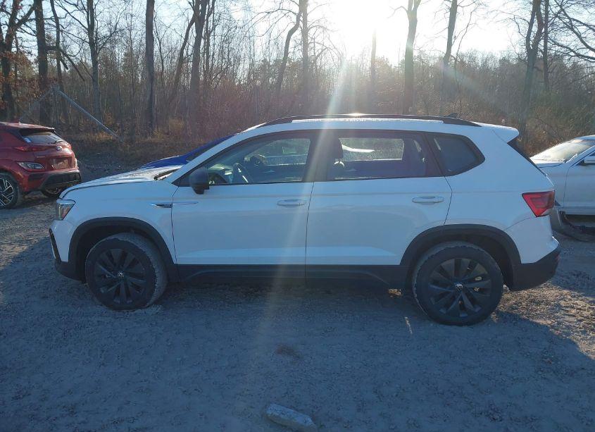 Photo 13 of 2022 Volkswagen Taos 1.5T S (VIN 3VVCX7B26NM001739)