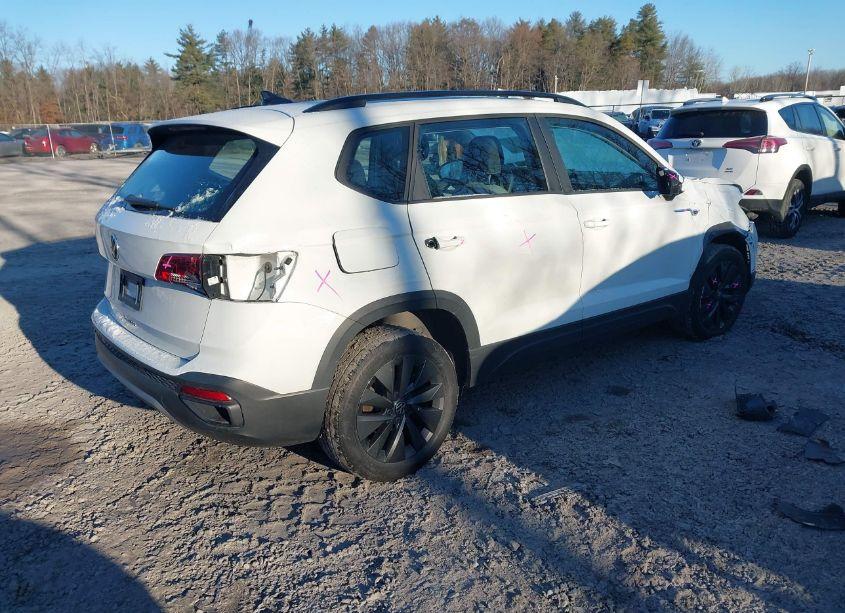 Photo 4 of 2022 Volkswagen Taos 1.5T S (VIN 3VVCX7B26NM001739)