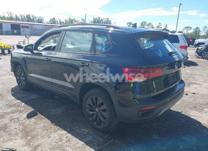 Photo 3 of 2022 Volkswagen Taos 1.5T S (VIN 3VVCX7B27NM006299)