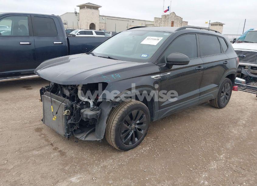 Photo 2 of 2022 Volkswagen Taos 1.5T S (VIN 3VVCX7B27NM008022)