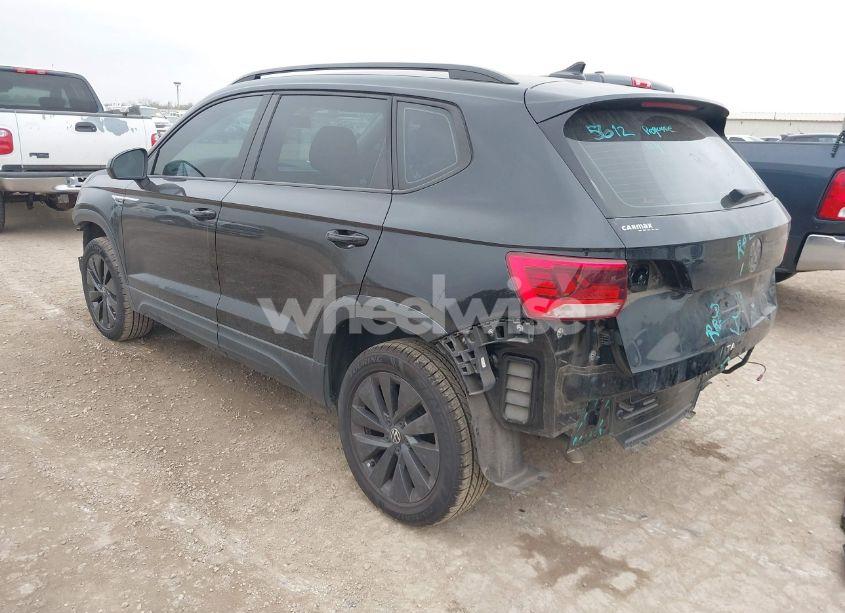 Photo 3 of 2022 Volkswagen Taos 1.5T S (VIN 3VVCX7B27NM008022)