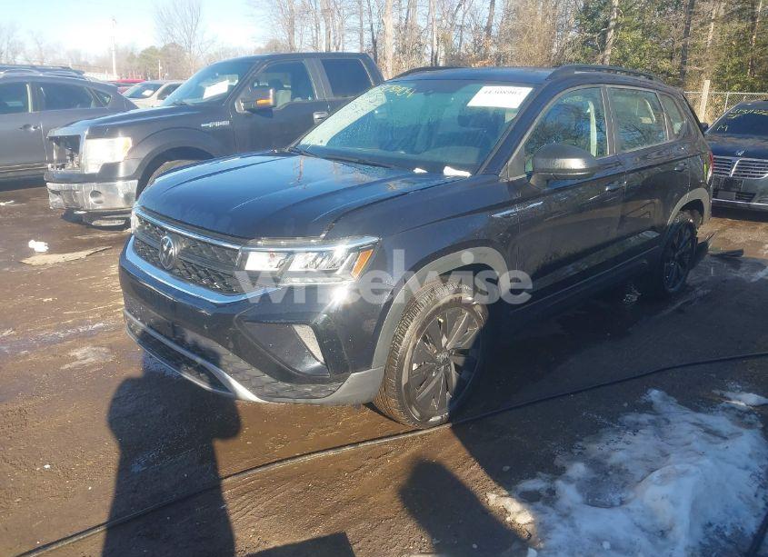 Photo 2 of 2023 Volkswagen Taos 1.5T S (VIN 3VVCX7B27PM382701)