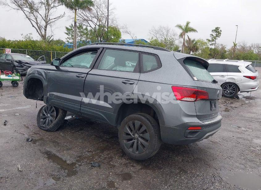 Photo 3 of 2022 Volkswagen Taos 1.5T S (VIN 3VVCX7B28NM066267)