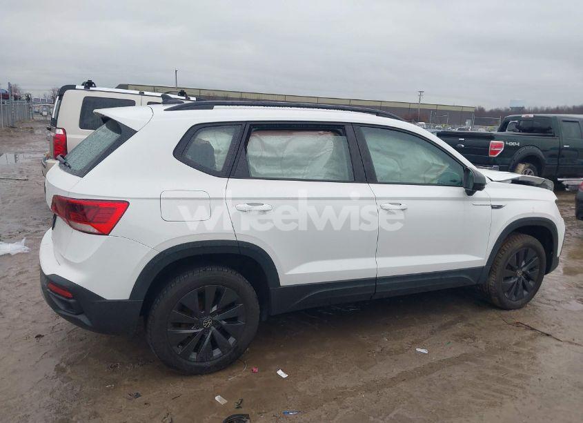Photo 12 of 2022 Volkswagen Taos 1.5T S (VIN 3VVCX7B2XNM013053)