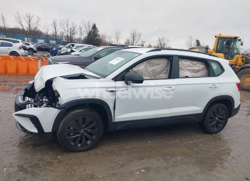 Photo 13 of 2022 Volkswagen Taos 1.5T S (VIN 3VVCX7B2XNM013053)