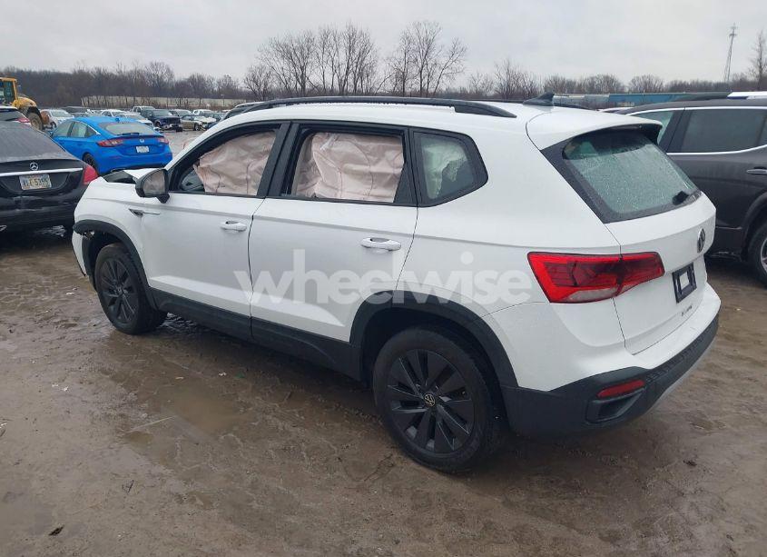 Photo 3 of 2022 Volkswagen Taos 1.5T S (VIN 3VVCX7B2XNM013053)