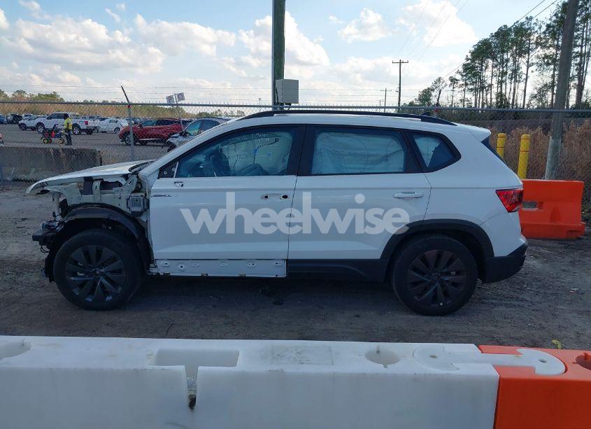 Photo 14 of 2023 Volkswagen Taos 1.5T S (VIN 3VVCX7B2XPM330477)