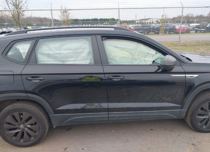 Photo 13 of 2022 Volkswagen Taos 1.5T S (VIN 3VVDX7B20NM048950)