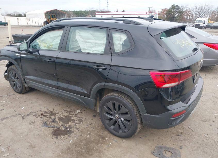 Photo 3 of 2022 Volkswagen Taos 1.5T S (VIN 3VVDX7B20NM048950)