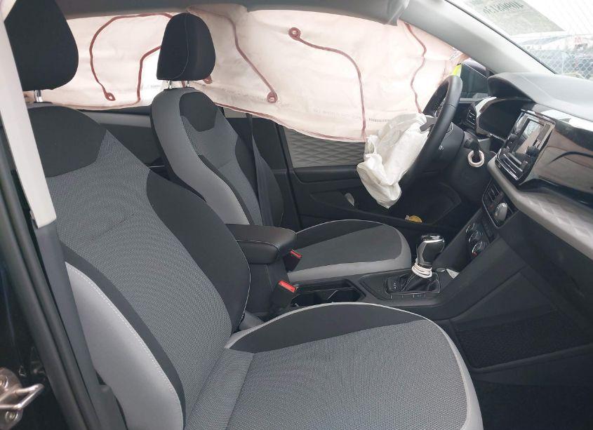 Photo 5 of 2022 Volkswagen Taos 1.5T S (VIN 3VVDX7B20NM048950)