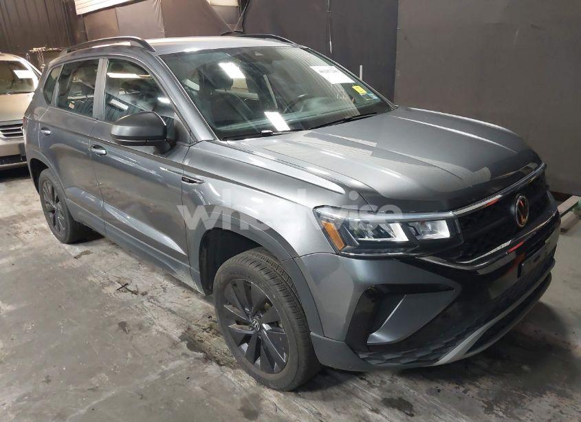 2022 Volkswagen Taos 1.5T S (VIN 3VVDX7B22NM003413) main photo