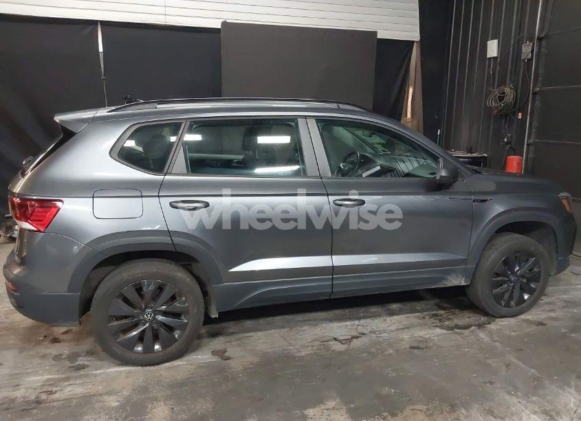 Photo 14 of 2022 Volkswagen Taos 1.5T S (VIN 3VVDX7B22NM003413)