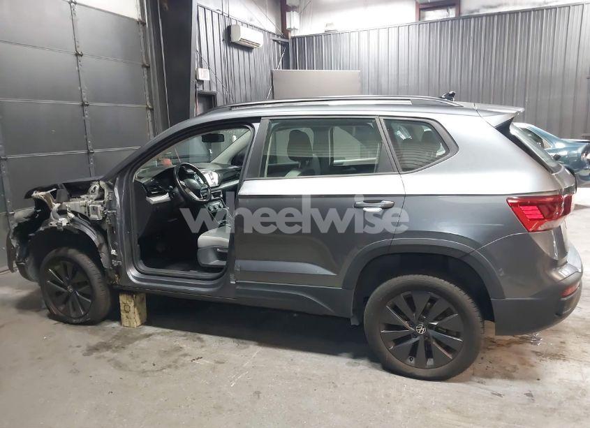 Photo 15 of 2022 Volkswagen Taos 1.5T S (VIN 3VVDX7B22NM003413)