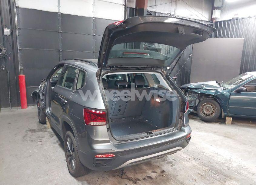 Photo 3 of 2022 Volkswagen Taos 1.5T S (VIN 3VVDX7B22NM003413)