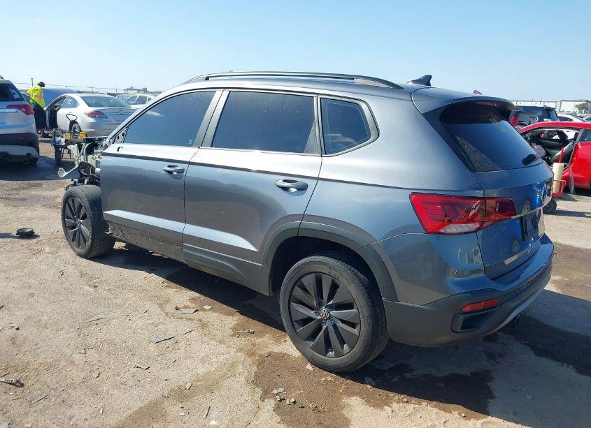 Photo 3 of 2022 Volkswagen Taos 1.5T S (VIN 3VVDX7B23NM011939)