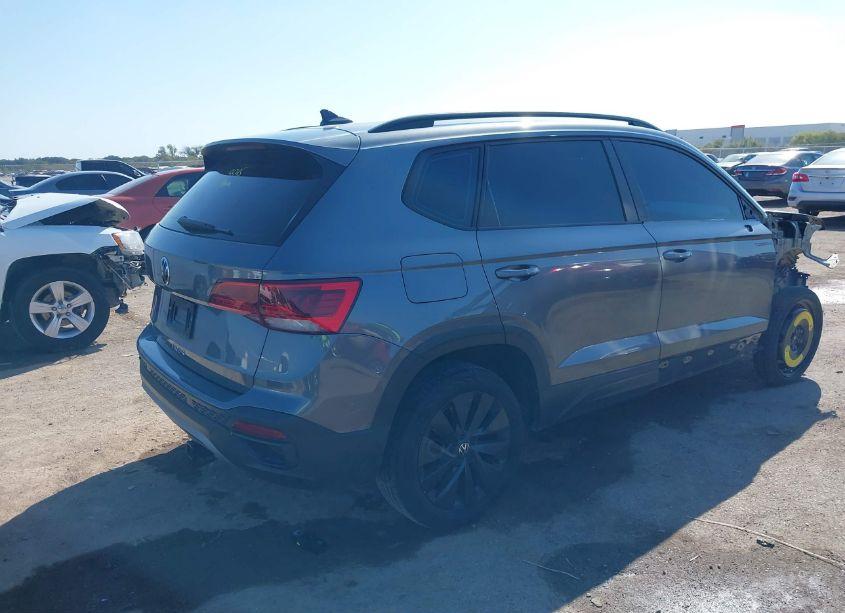 Photo 4 of 2022 Volkswagen Taos 1.5T S (VIN 3VVDX7B23NM011939)