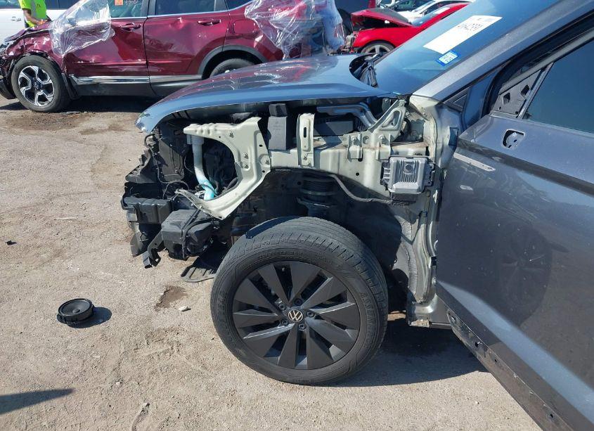 Photo 6 of 2022 Volkswagen Taos 1.5T S (VIN 3VVDX7B23NM011939)