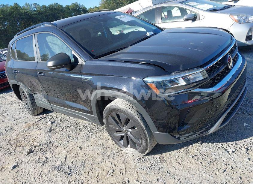 2022 Volkswagen Taos 1.5T S (VIN 3VVDX7B24NM002814) main photo