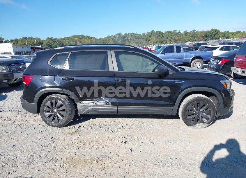 Photo 13 of 2022 Volkswagen Taos 1.5T S (VIN 3VVDX7B24NM002814)
