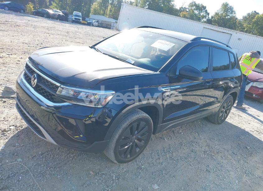 Photo 2 of 2022 Volkswagen Taos 1.5T S (VIN 3VVDX7B24NM002814)