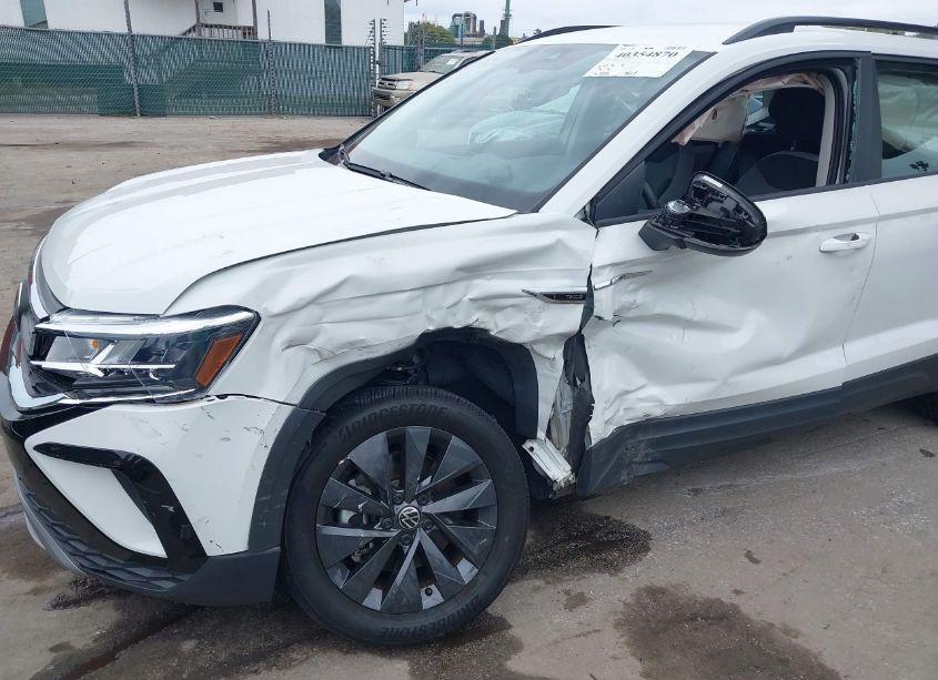 Photo 6 of 2022 Volkswagen Taos 1.5T S (VIN 3VVDX7B26NM022482)