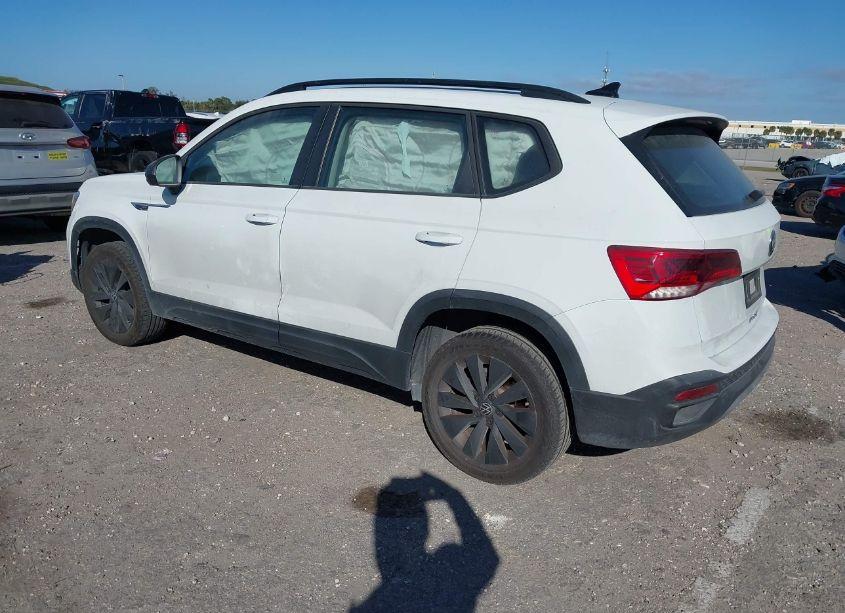 Photo 3 of 2022 Volkswagen Taos 1.5T S (VIN 3VVDX7B28NM005182)