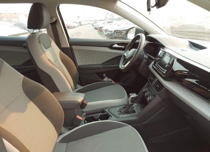 Photo 5 of 2022 Volkswagen Taos 1.5T S (VIN 3VVDX7B28NM022578)