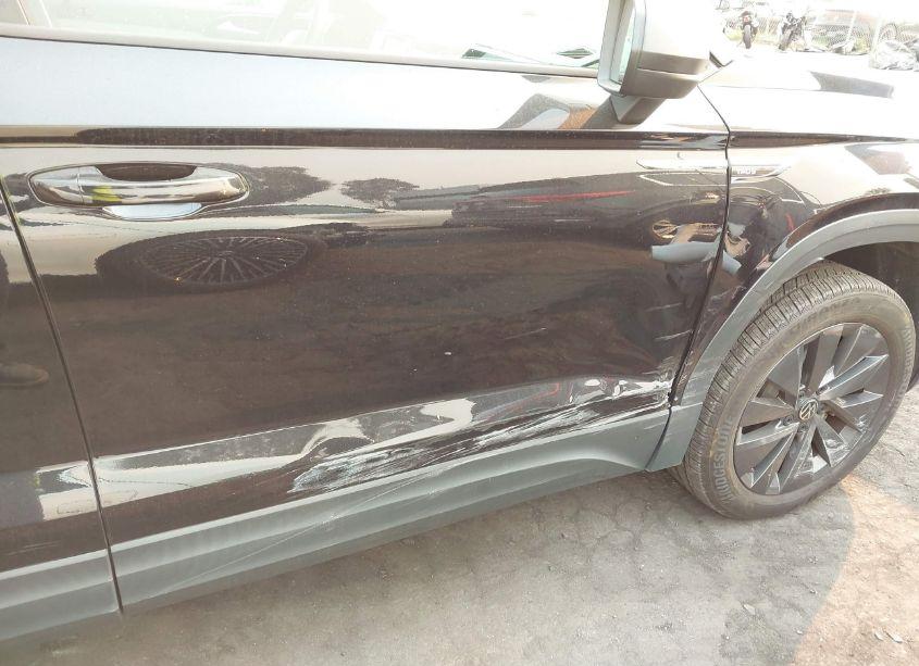 Photo 6 of 2022 Volkswagen Taos 1.5T S (VIN 3VVDX7B28NM022578)