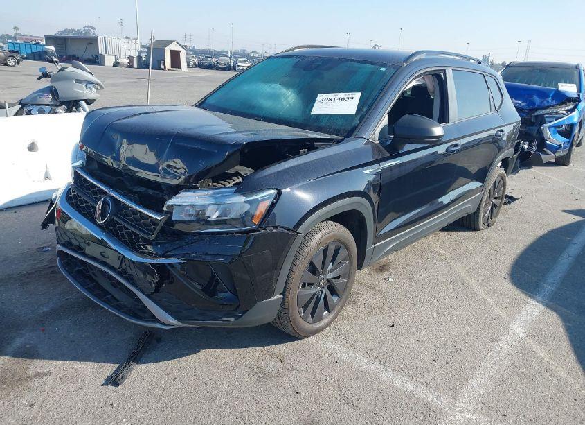 Photo 2 of 2023 Volkswagen Taos 1.5T S (VIN 3VVDX7B29PM305932)