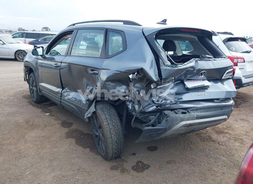 Photo 3 of 2022 Volkswagen Taos 1.5T S (VIN 3VVDX7B2XNM044372)