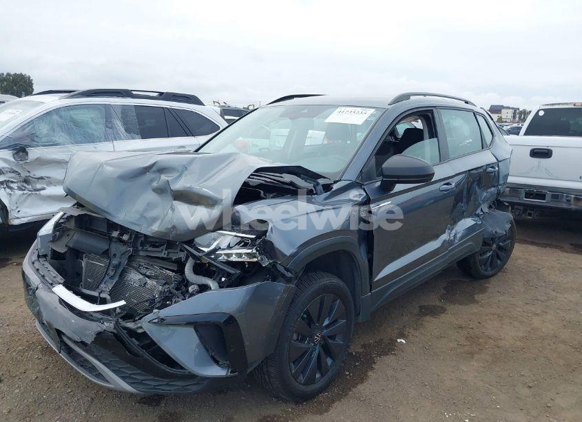 Photo 6 of 2022 Volkswagen Taos 1.5T S (VIN 3VVDX7B2XNM044372)