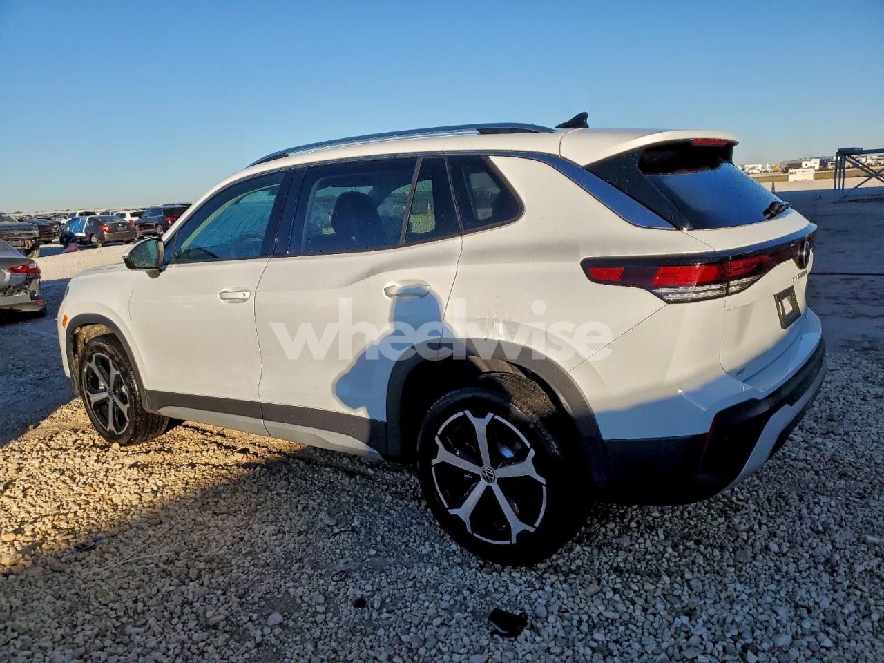 Photo 2 of 2026 VOLKSWAGEN TIGUAN SE (VIN 3VVER7RM1TM003373)