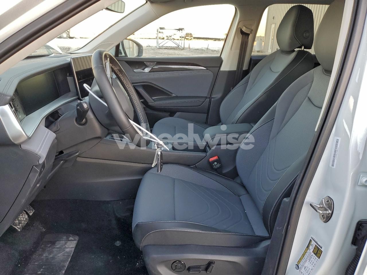 Photo 7 of 2026 VOLKSWAGEN TIGUAN SE (VIN 3VVER7RM1TM003373)
