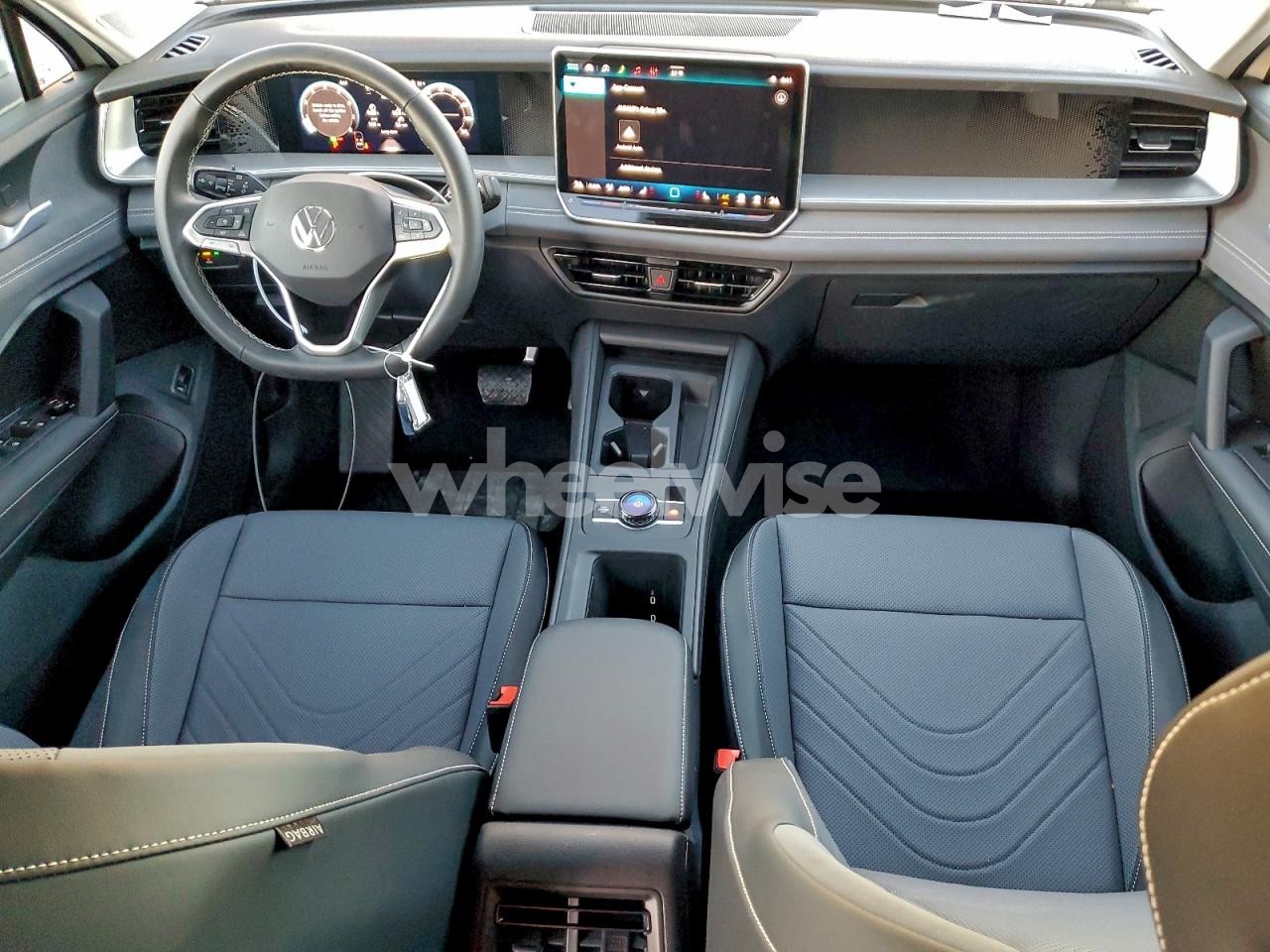 Photo 8 of 2026 VOLKSWAGEN TIGUAN SE (VIN 3VVER7RM1TM003373)