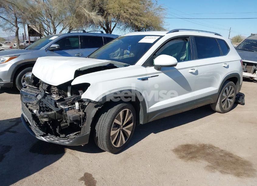 Photo 2 of 2023 Volkswagen Taos 1.5T SE (VIN 3VVEX7B20PM326656)