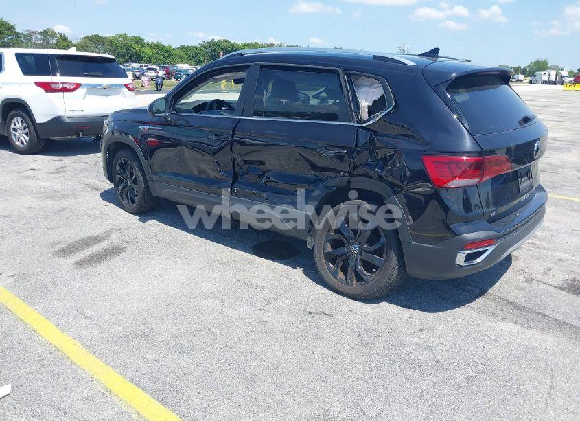 Photo 3 of 2024 Volkswagen Taos 1.5T SE (VIN 3VVEX7B20RM047467)