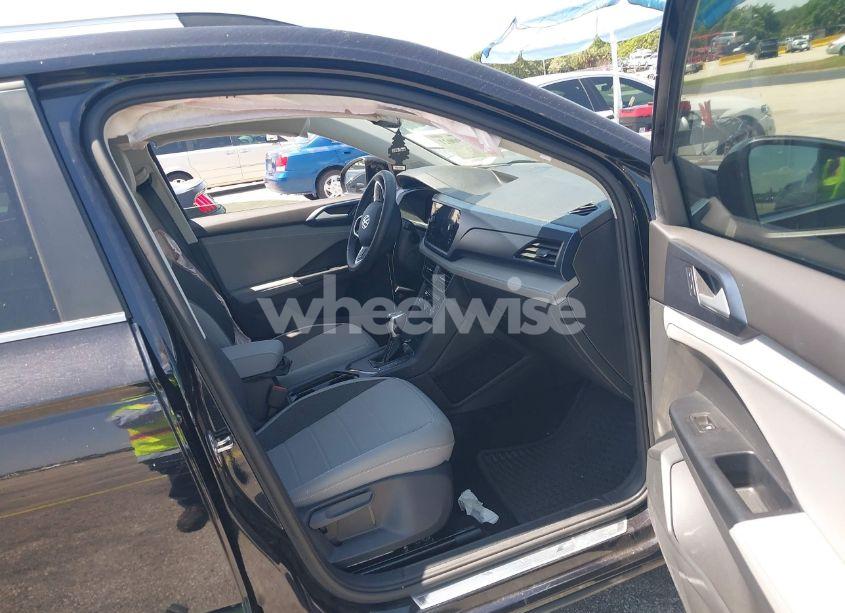 Photo 5 of 2024 Volkswagen Taos 1.5T SE (VIN 3VVEX7B20RM047467)